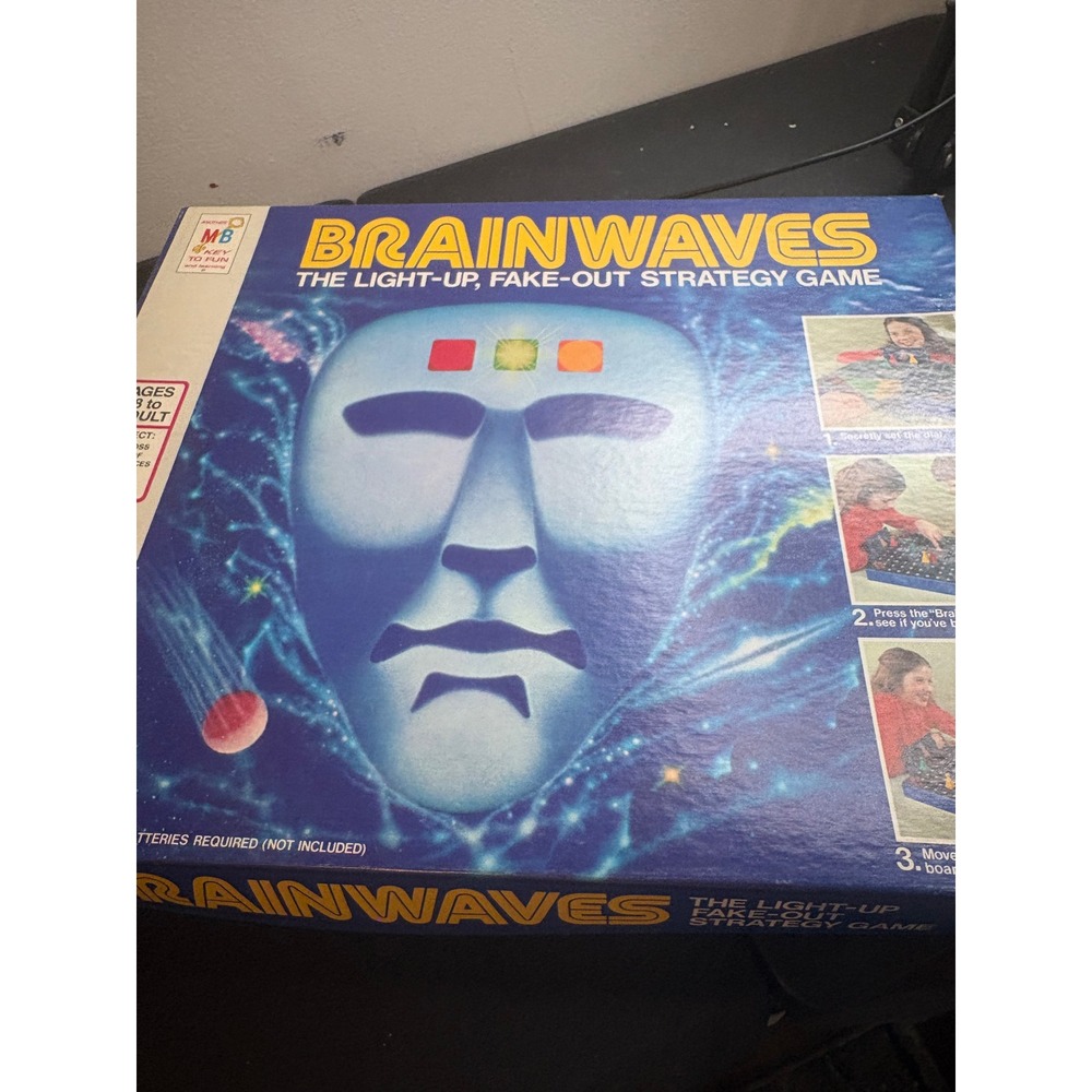 Vintage 1977 Milton Bradley Brainwaves Light-Up Strategy Board Game 4718 Retro
